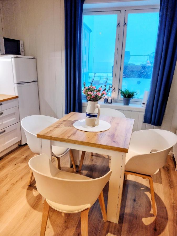 Light Home Apartment Alesund With Free Parking Bagian luar foto